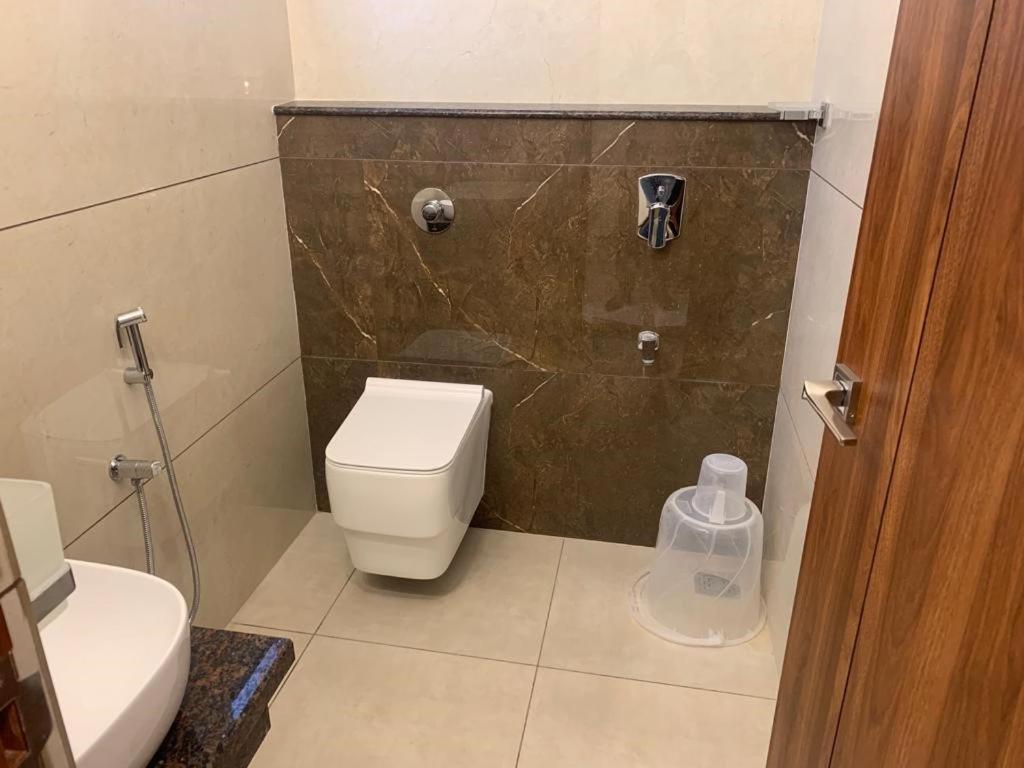 Hotel Jesta Residency Hassan Zewnętrze zdjęcie